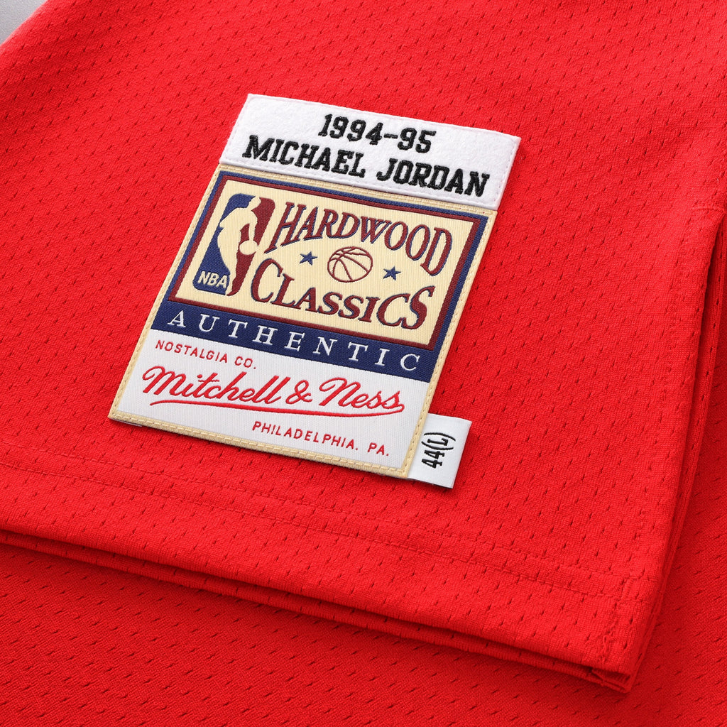 Chicago Bulls Michael Jordan 1994-95 Road 45 Authentic Jersey By Mitchell & Ness - Red - Mens