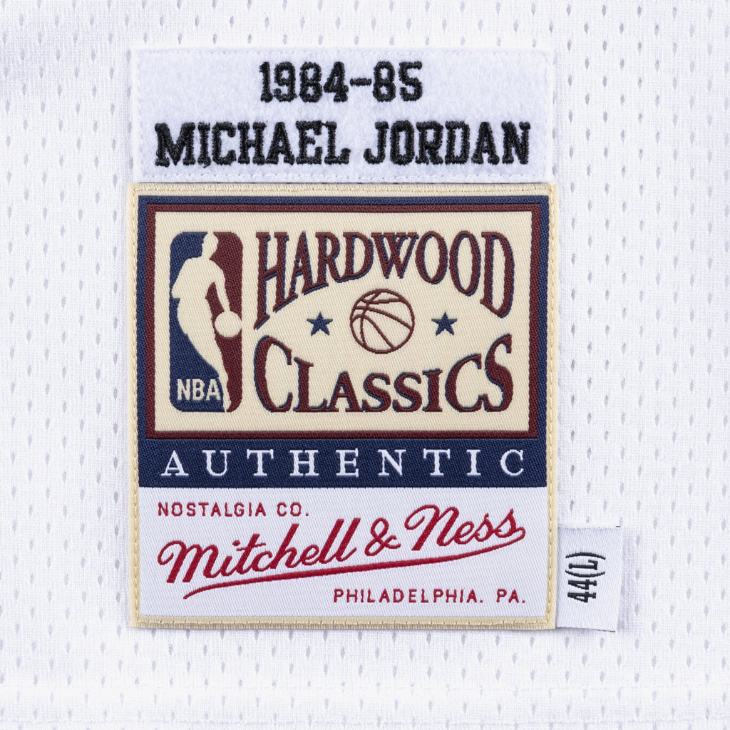 Chicago Bulls Mitchell & Ness Authentic Jersey Michael Jordan 1984-85