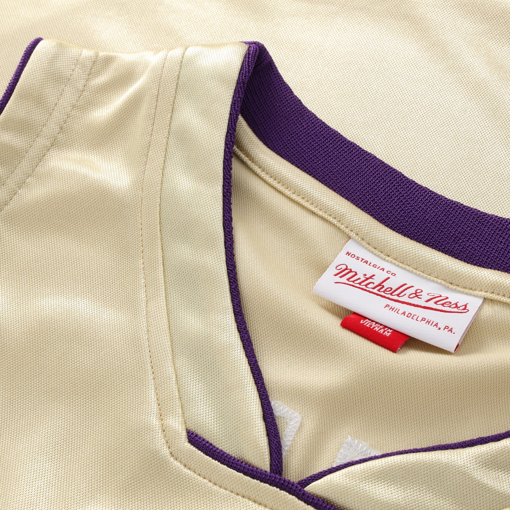Los Angeles Lakers NBA Mitchell & Ness Authentic HOF Jersey - Kobe Bryant