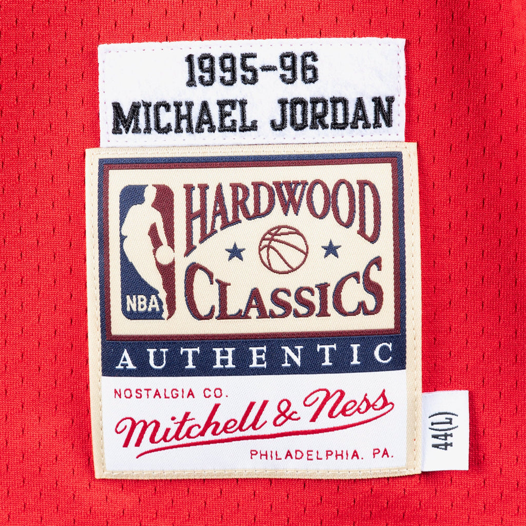 Chicago Bulls Mitchell & Ness Authentic Jersey Road Finals Michael Jordan 1995-96
