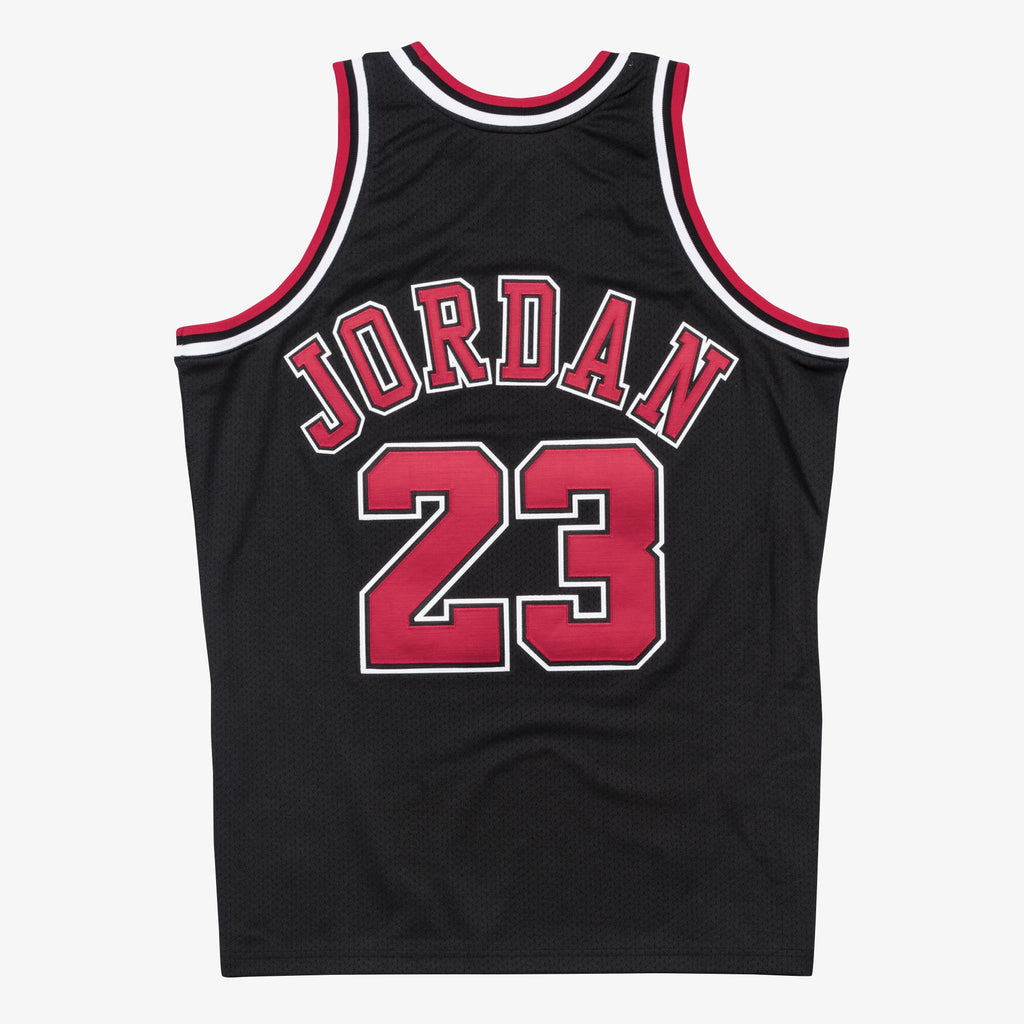Chicago Bulls Mitchell & Ness Authentic Jersey Alternate Michael Jordan 1997-98