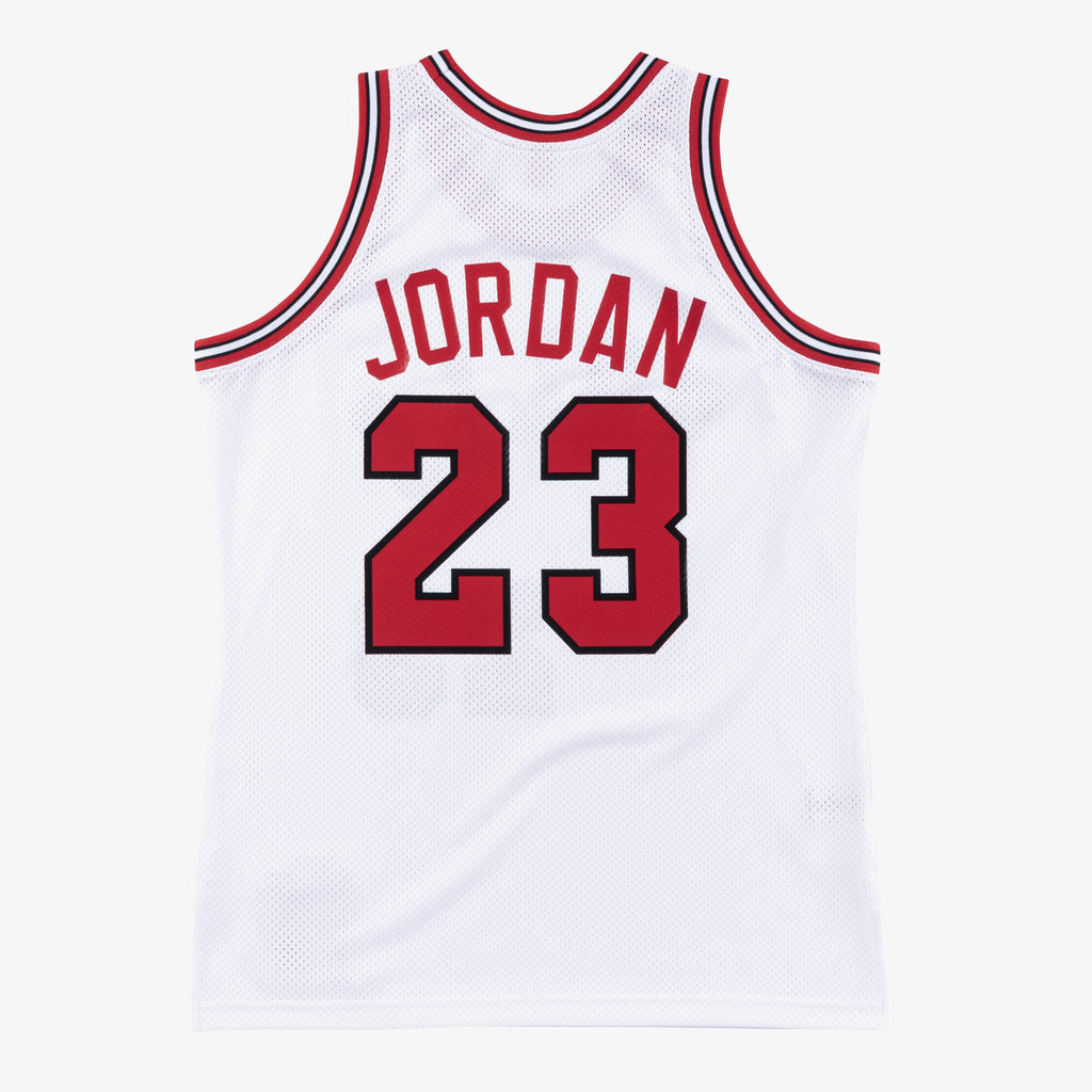 Chicago Bulls Mitchell & Ness Authentic Jersey Michael Jordan 1984-85